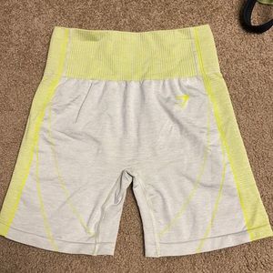 Gymshark Hyper Amplify short in grey/lime